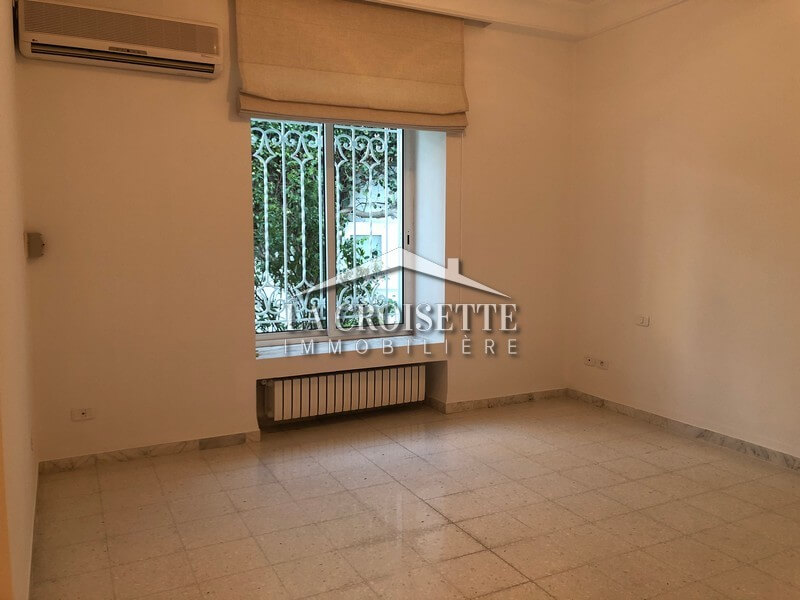 Une villa S+3 avec piscine à Carthage 